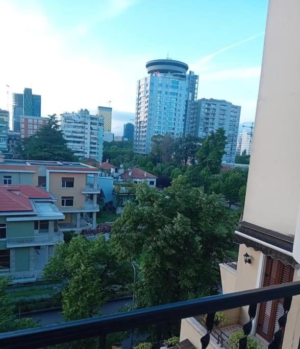 Tirana Road Blloku Area Apartment Bagian luar foto