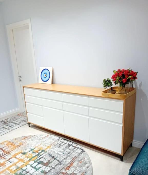 Tirana Road Blloku Area Apartment Bagian luar foto